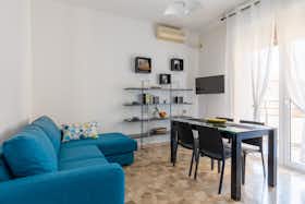 Apartamento para alugar por € 2.000 por mês em Bologna, Via Genova