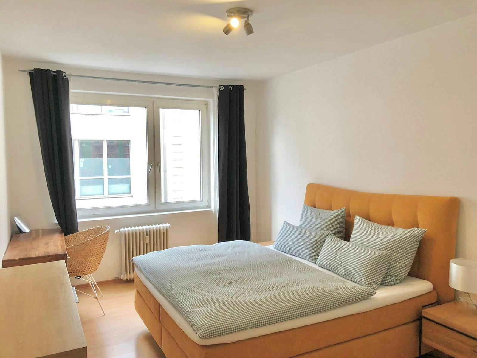 Apartment for rent for €1,300 per month in Frankfurt am Main, Stiftstraße