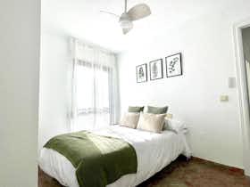 Private room for rent for €500 per month in Málaga, Calle Alfredo Catalani