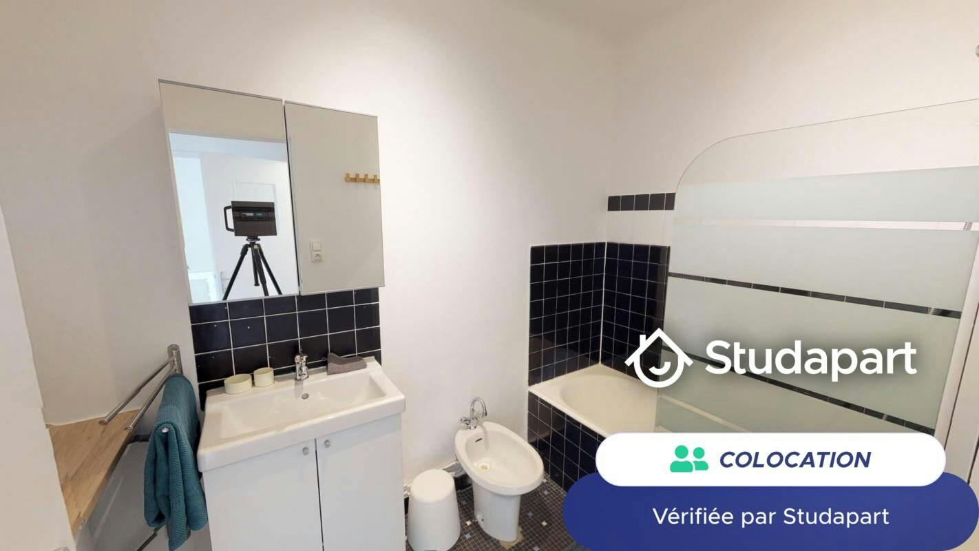 Private room for rent on Grande Rue de la Guillotière, Lyon - Vue 4