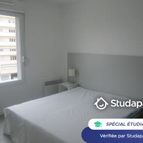 Private room for rent for €520 per month in Reims, Rue des Moulins