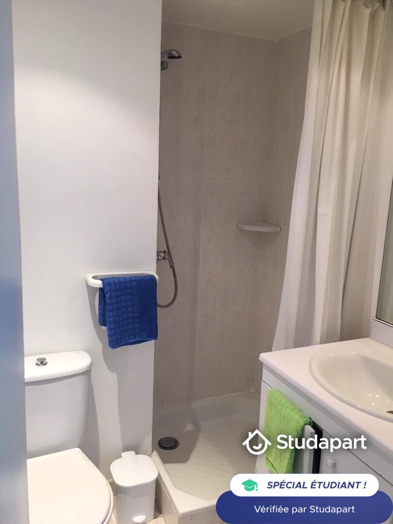 Chambre privée à louer pour 585 €/mois à Biot, Avenue Roumanille