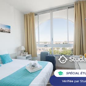 WG-Zimmer for rent for 571 € per month in La Rochelle, Avenue du Lazaret