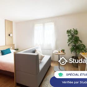 Private room for rent for €808 per month in Mérignac, Allée des Isatis