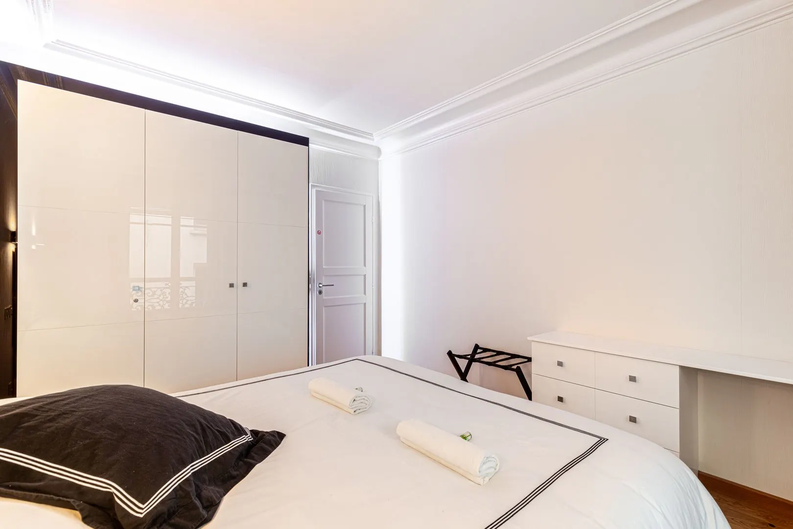 1-Bedroom Apartment in Rue des Acacias, Paris (1466118) ROOM 1