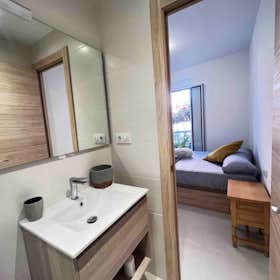 Private room for rent for €1,000 per month in Barcelona, Avinguda del Cardenal Vidal i Barraquer
