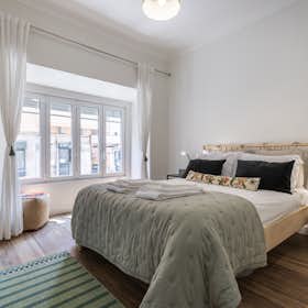 Apartment for rent for €2,500 per month in Lisbon, Rua do Telhal