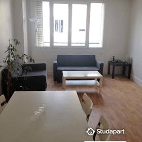 Appartamento for rent for 955 € per month in Reims, Rue de Vesle