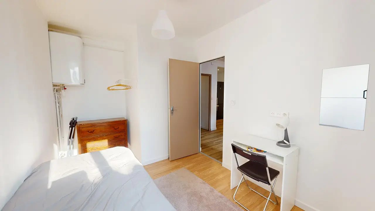 Приватна кімната за оренду для 381 EUR на місяць у Toulon, Rue Michel de Bourges