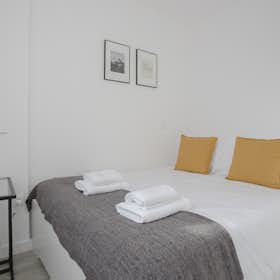 Apartment for rent for €10 per month in Porto, Rua do Almada