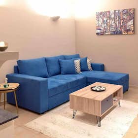 Appartement te huur voor € 1.000 per maand in Glyfáda, Agiou Konstantinou