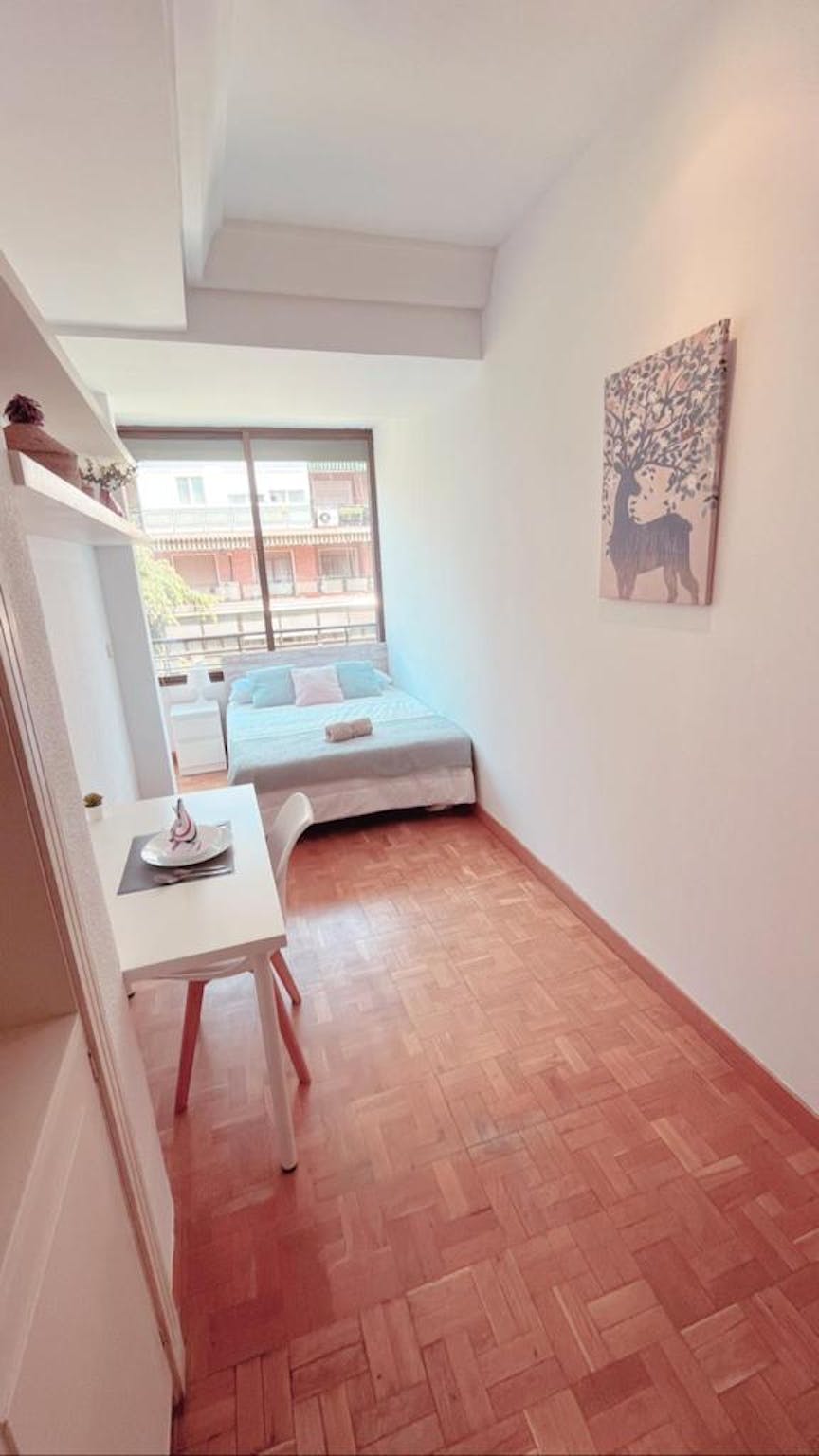 Calle de Velayos, Madrid preview