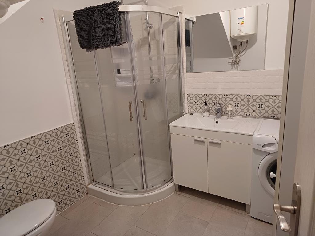 Private room in Calle de Valdesangil, Madrid (1466619) room image 10