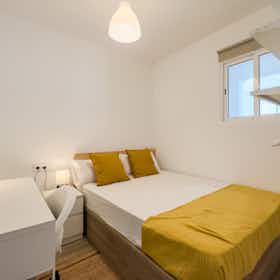 Cameră privată de închiriat pentru 530 EUR pe lună în L'Hospitalet de Llobregat, Carrer de l'Antiga Travessera
