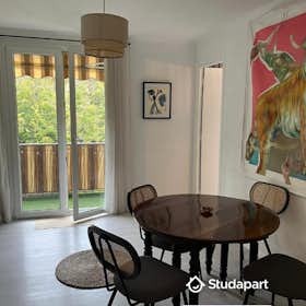Apartament de închiriat pentru 770 EUR pe lună în Antibes, Boulevard Gustave Chancel