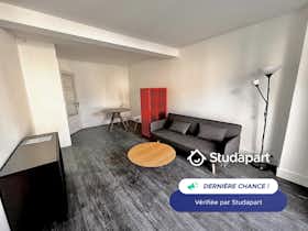 Wohnung zu mieten für 954 € pro Monat in Reims, Rue de Vesle