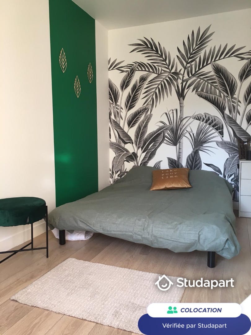 Private room for rent for €460 per month in Reims, Rue Hannequin
