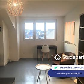 Apartment for rent for €580 per month in Reims, Rue de Vesle