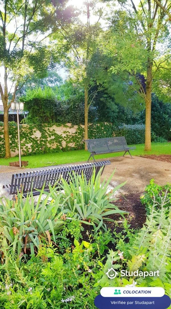 Private room for rent on Cours Balguerie Stuttenberg, Bordeaux - Vue 5