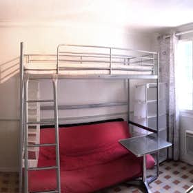 Apartment for rent for €340 per month in Grenoble, Rue Amédée Morel