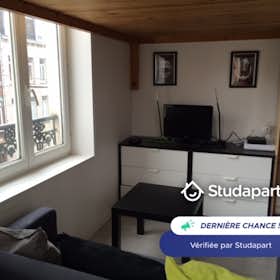 Apartment for rent for €595 per month in Lille, Rue d'Artois