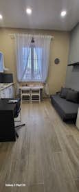 Studio for rent for €750 per month in Naples, Vico Giganti