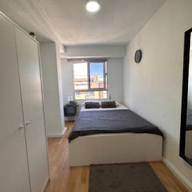 Private room for rent for €460 per month in Valencia, Carrer Sants Just i Pastor