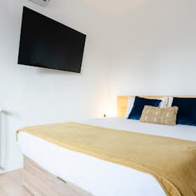 Private room for rent for €650 per month in Madrid, Paseo de Santa María de la Cabeza