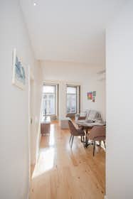 Apartment for rent for €10 per month in Porto, Rua de Mouzinho da Silveira