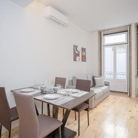 Apartment for rent for €10 per month in Porto, Rua de Mouzinho da Silveira