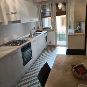 Приватна кімната за оренду для 215 EUR на місяць у Reggio Calabria, Via Giuseppe Melacrino