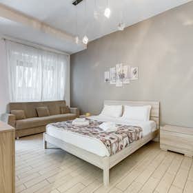 Apartment for rent for €2,900 per month in Rome, Via dei Laterani