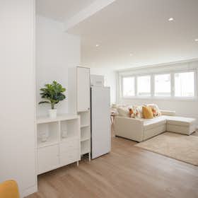 Apartment for rent for €10 per month in Matosinhos, Rua Brito Capelo