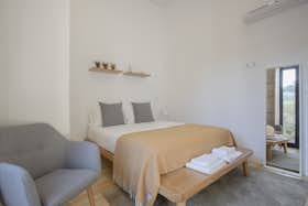 Apartment for rent for €10 per month in Porto, Rua dos Bragas