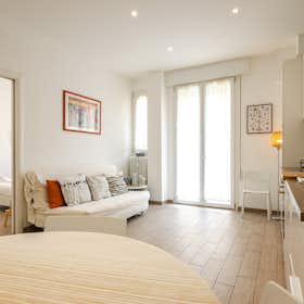 Apartment for rent for €1,600 per month in Bologna, Via Guglielmo Marconi
