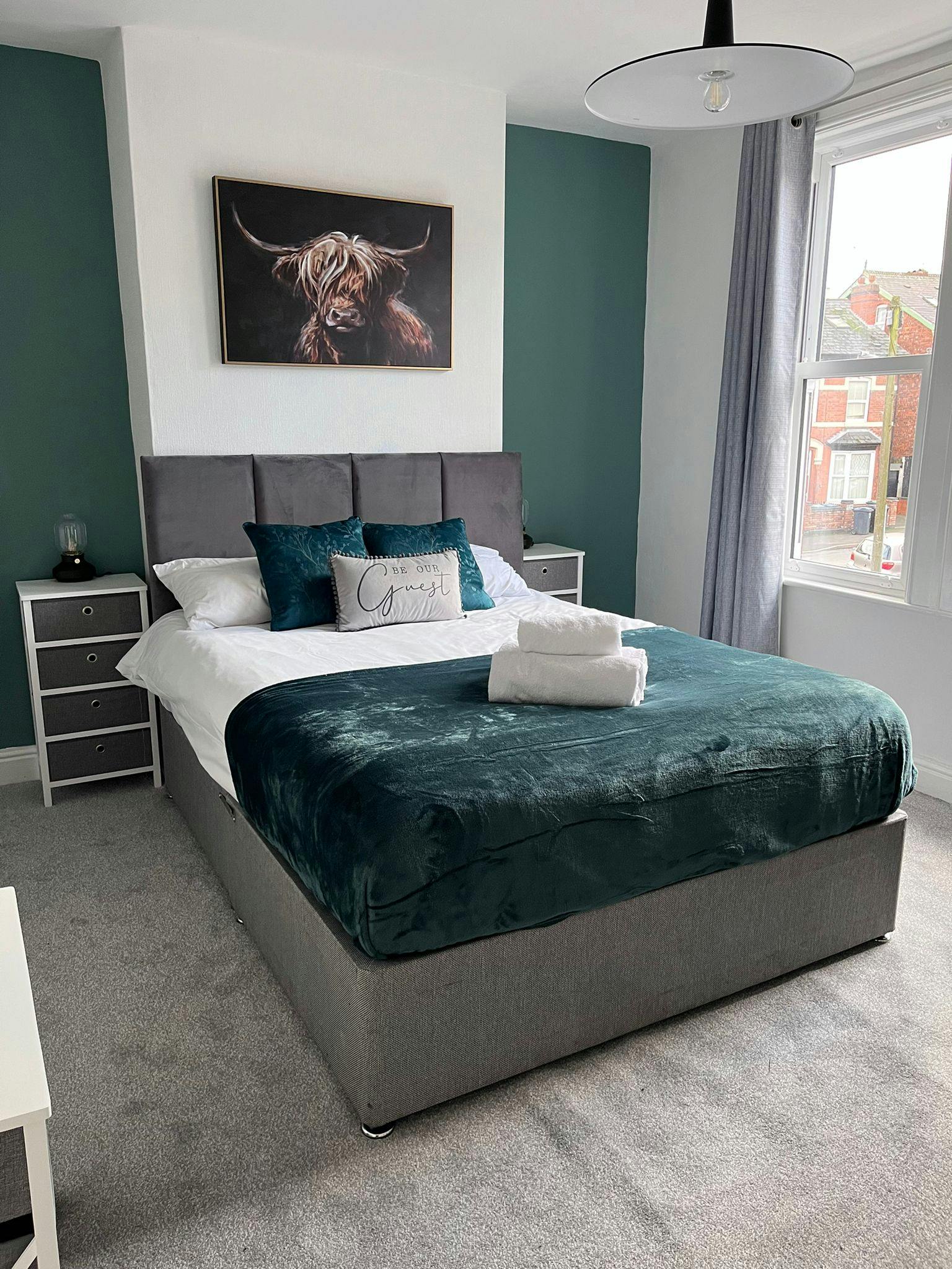 House for rent for €5,153 per month in Birmingham, Link Road