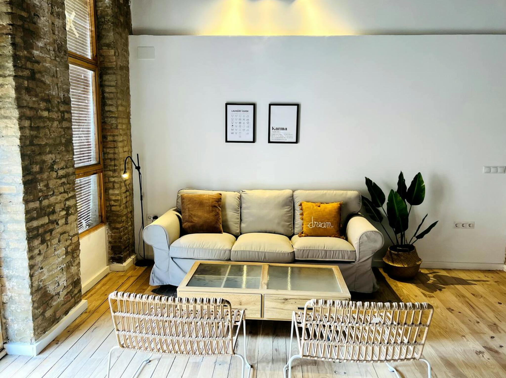 Calle Santa Pola, Valencia preview