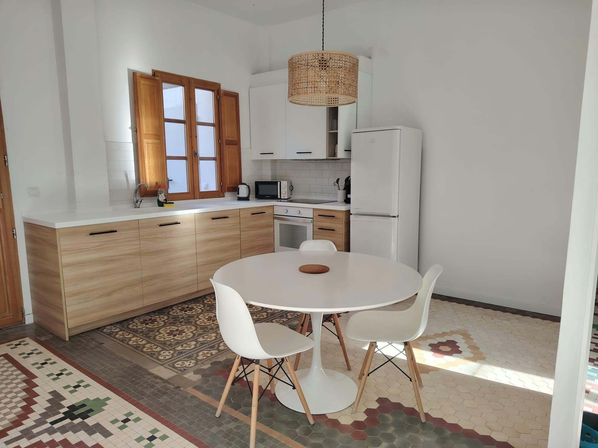 Apartment for rent for €1,450 per month in Valencia, Carrer Bernabé García