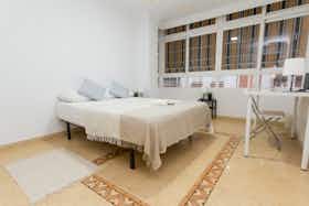 Private room for rent for €550 per month in Málaga, Calle Nazareno