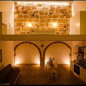 Casa para alugar por € 700 por mês em Avola, Cortile Agosta