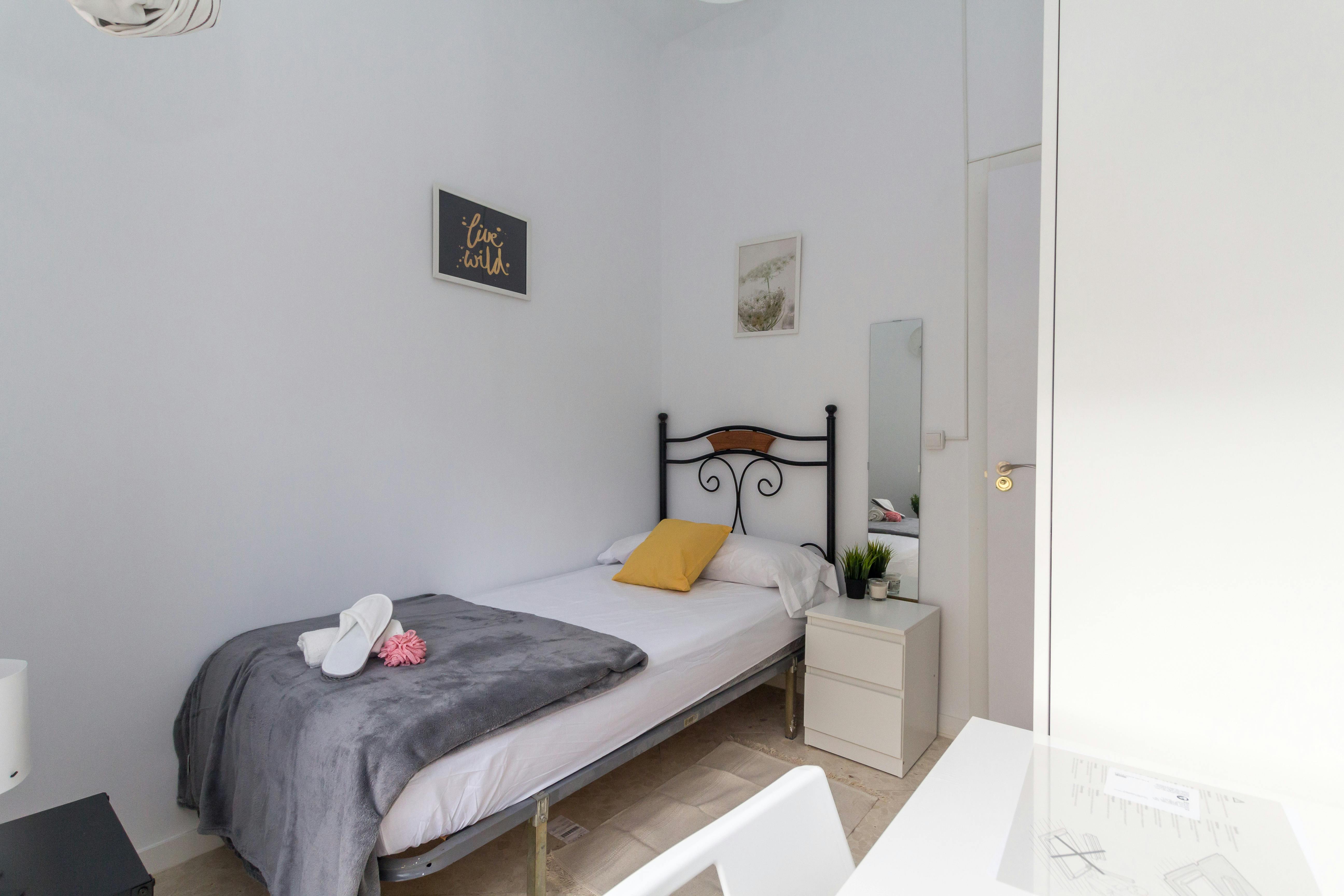 Private room for rent for €450 per month in Málaga, Calle Lagunillas