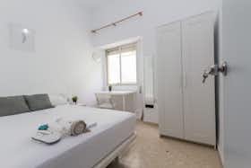 Private room for rent for €450 per month in Málaga, Calle Lagunillas