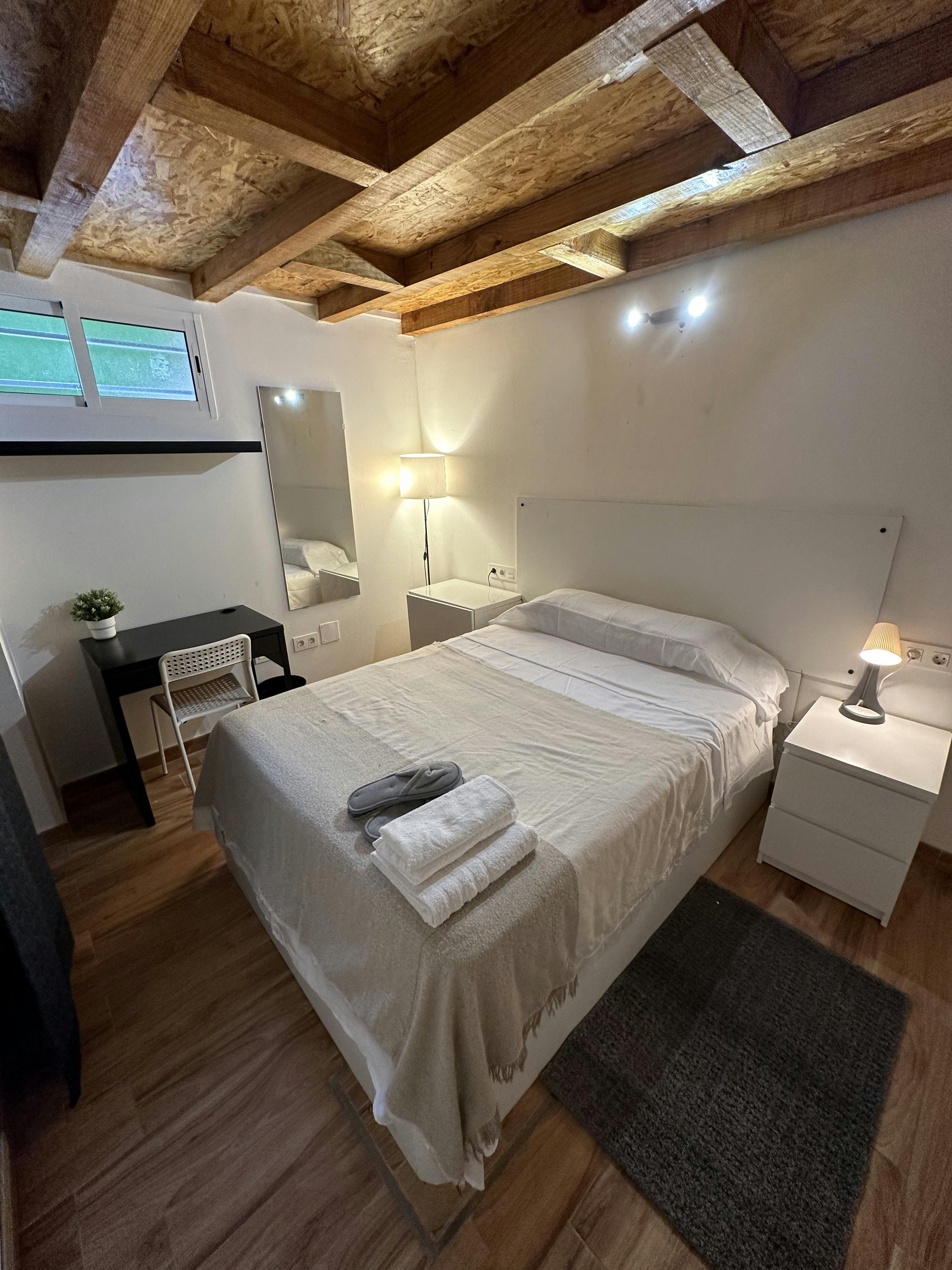 Private room for rent for €550 per month in Málaga, Calle Carraca