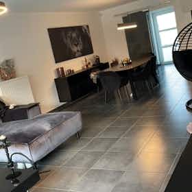 Hus att hyra för 2 400 € i månaden i Affligem, J. B. Callebautstraat