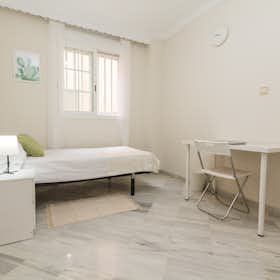 Private room for rent for €420 per month in Málaga, Calle Blas de Lezo