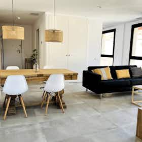 公寓 正在以 €1,300 的月租出租，其位于 Sant Cugat del Vallès, Carrer de Sant Medir