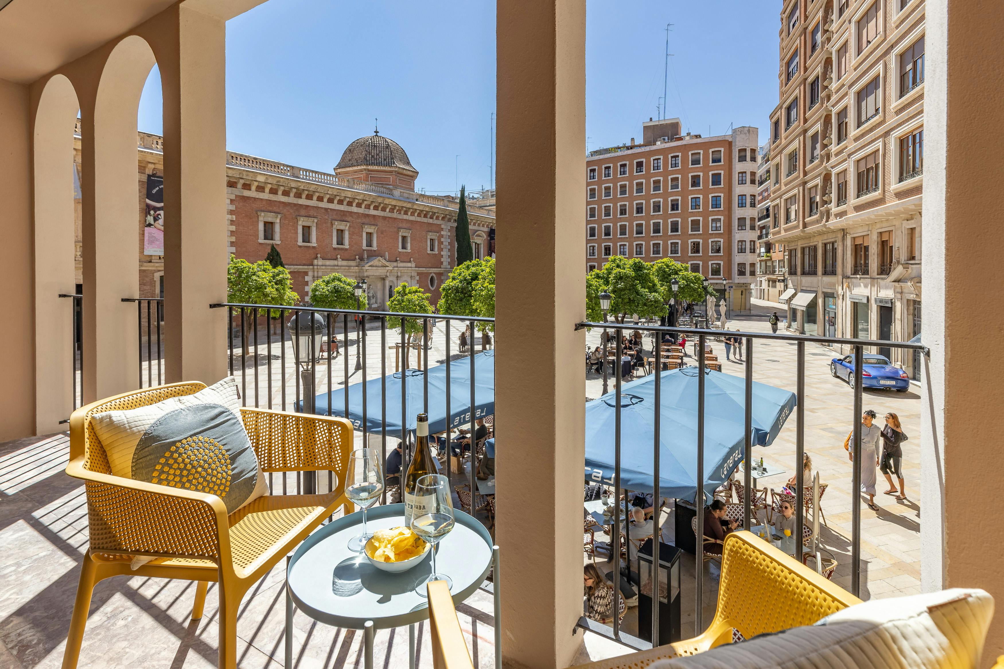 Plaça Col.legi del Patriarca, Valencia preview