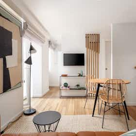 单间公寓 正在以 €2,500 的月租出租，其位于 Setúbal, Rua Frei Agostinho da Cruz
