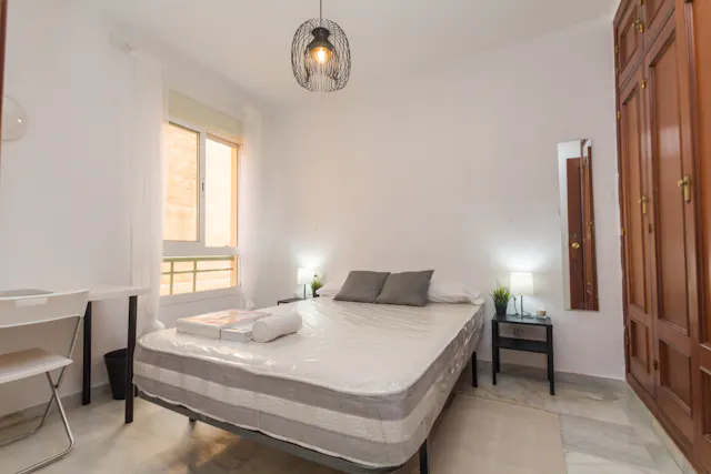 Private room in Calle Natalia, Málaga (1467597) room image 2