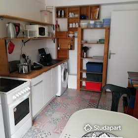 Private room for rent for €435 per month in La Rochelle, Rue Charles Gounod